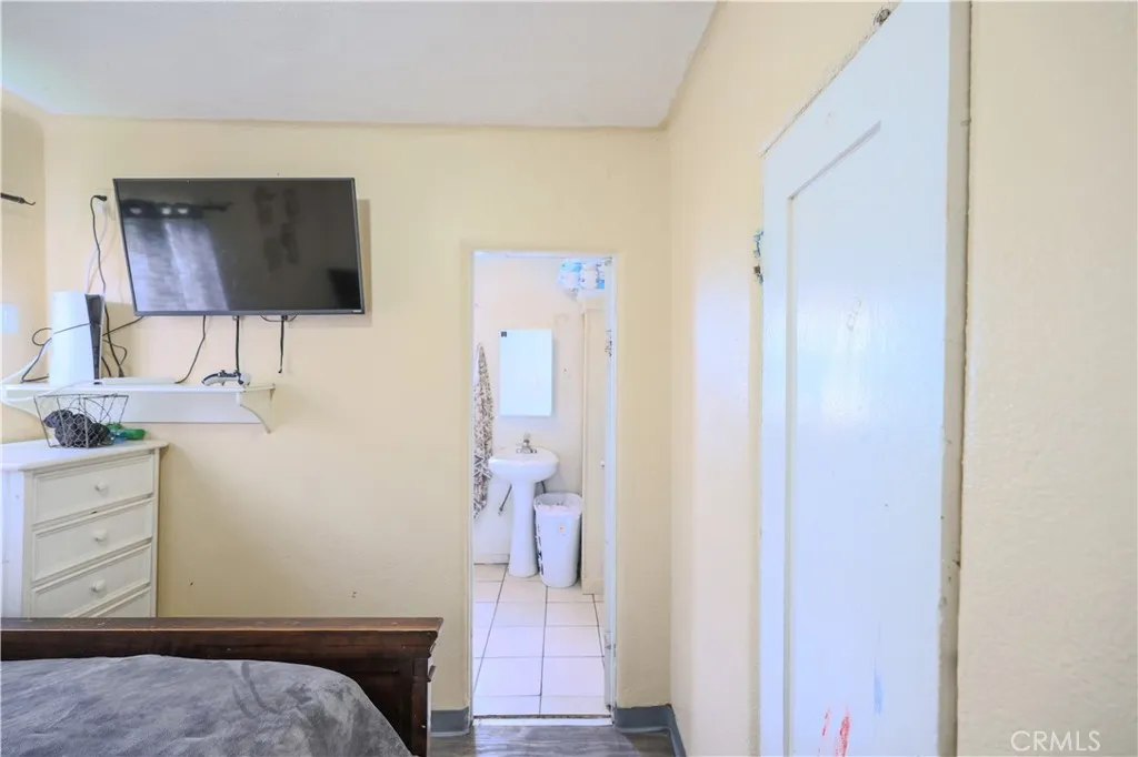 1341 N Fries, Wilmington, California 90744 home-pic-36